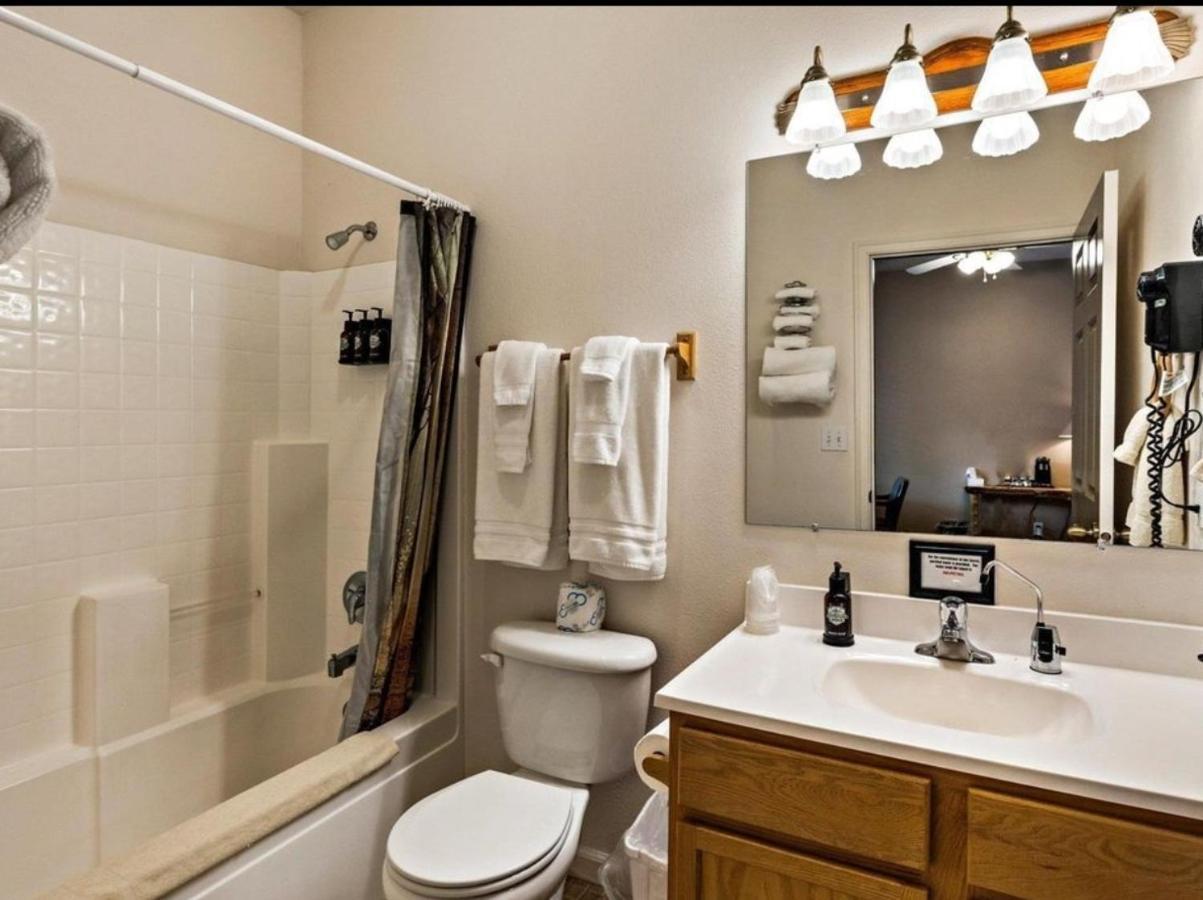 Southfork Lodge - Riverside Inn Lowman Esterno foto