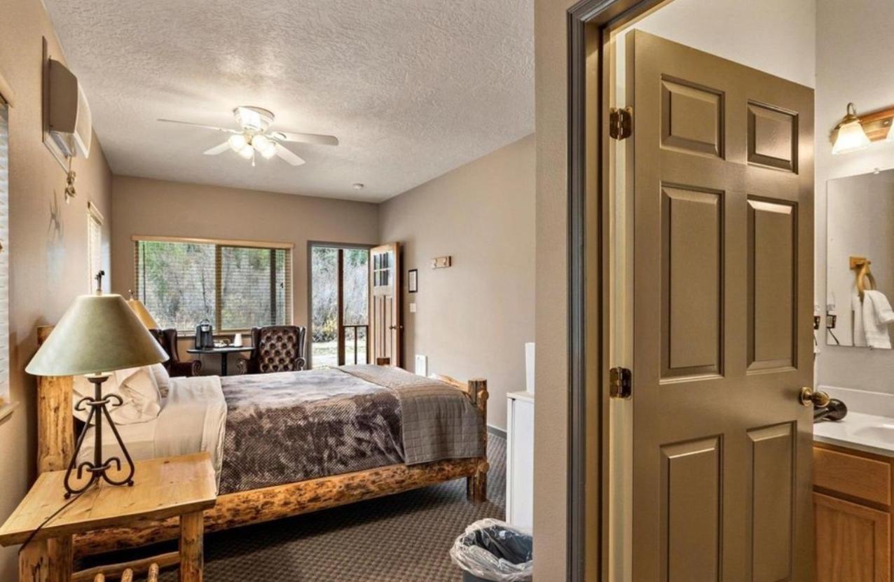 Southfork Lodge - Riverside Inn Lowman Esterno foto