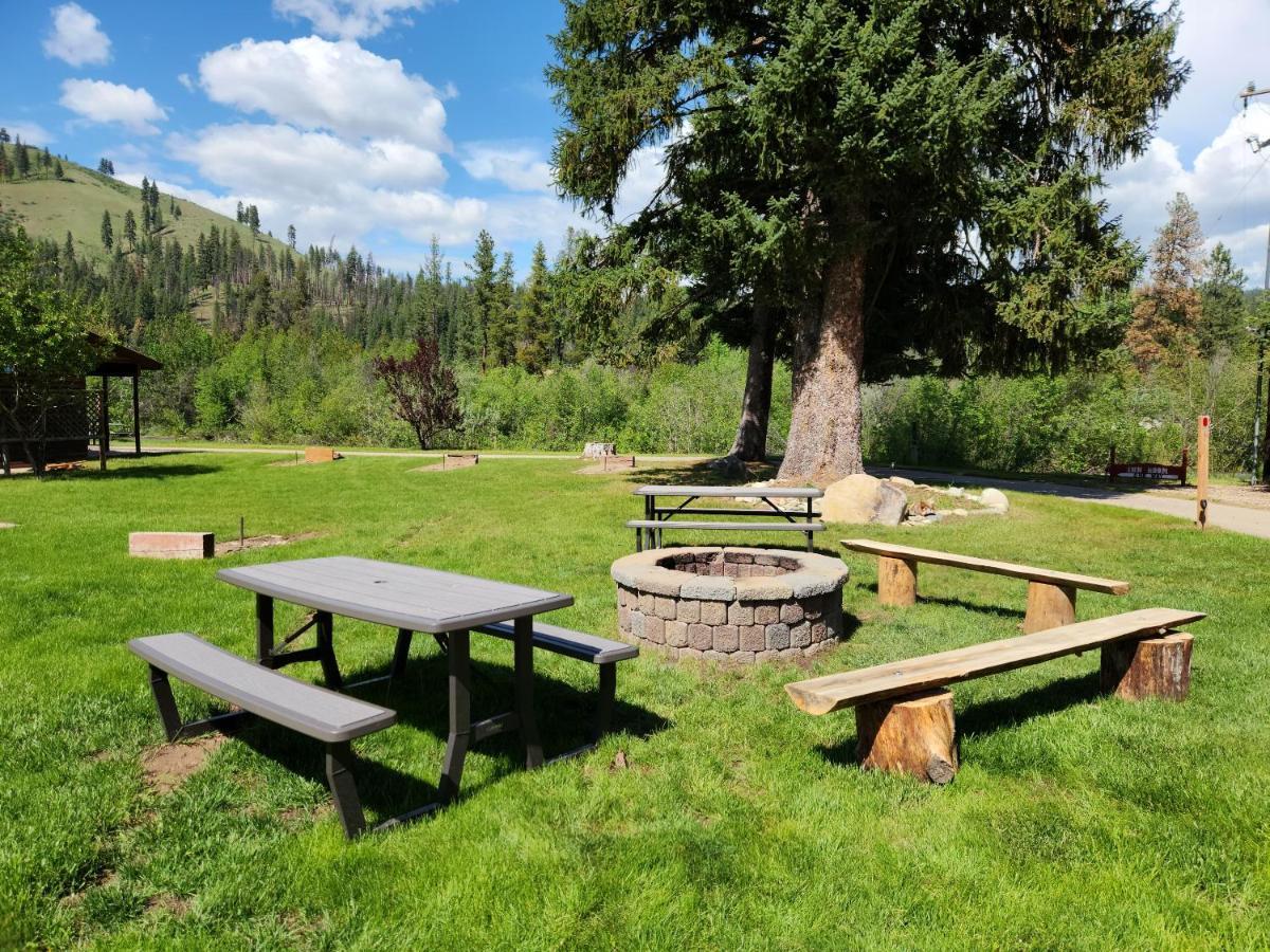 Southfork Lodge - Riverside Inn Lowman Esterno foto